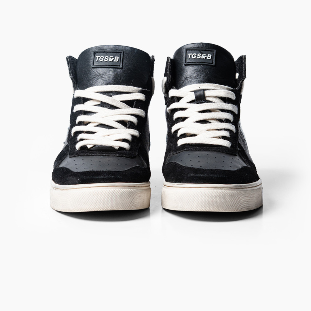 GORILLA / BLACK / WHITE